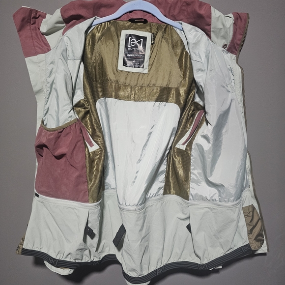 ak Burton GORE-TEX Snowboard Jacket - Size Medium - Picture 3 of 9
